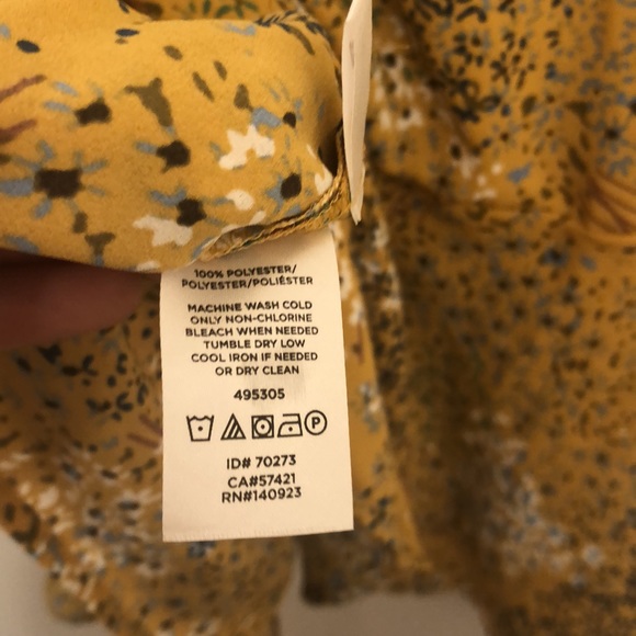 NWT Loft Yellow Patterned Blouse - Picture 4 of 5